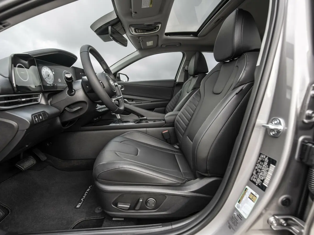 Hyundai Elantra VII (CN7) Рестайлинг Седан — сүрөт 6