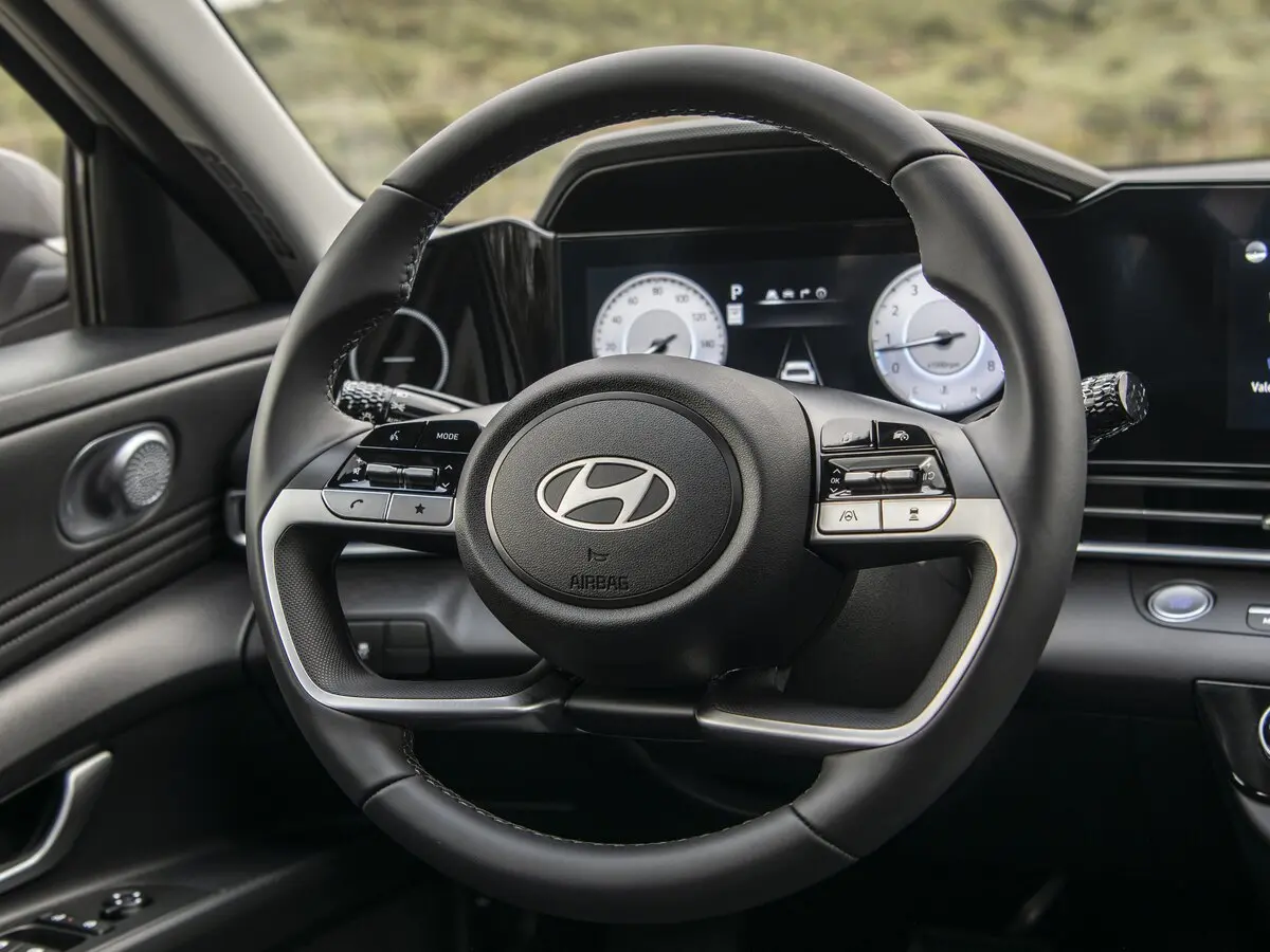 Hyundai Elantra VII (CN7) Рестайлинг Седан — сүрөт 7
