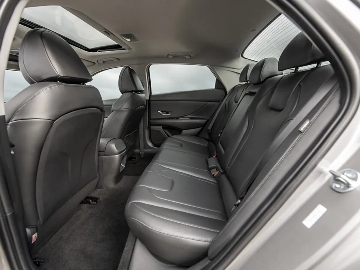 Hyundai Elantra VII (CN7) Рестайлинг Седан — сүрөт 8