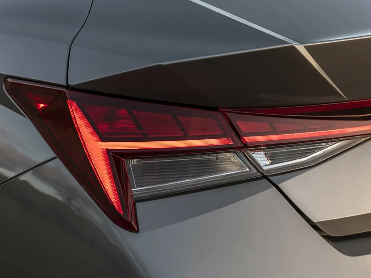 Hyundai Elantra VII (CN7) Рестайлинг Седан — сүрөт 11