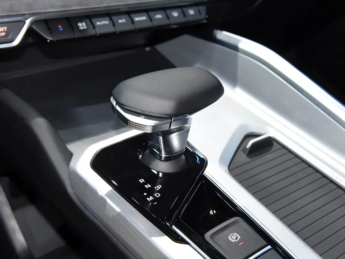 Geely Preface I (China Market) Рестайлинг Седан — сүрөт 12