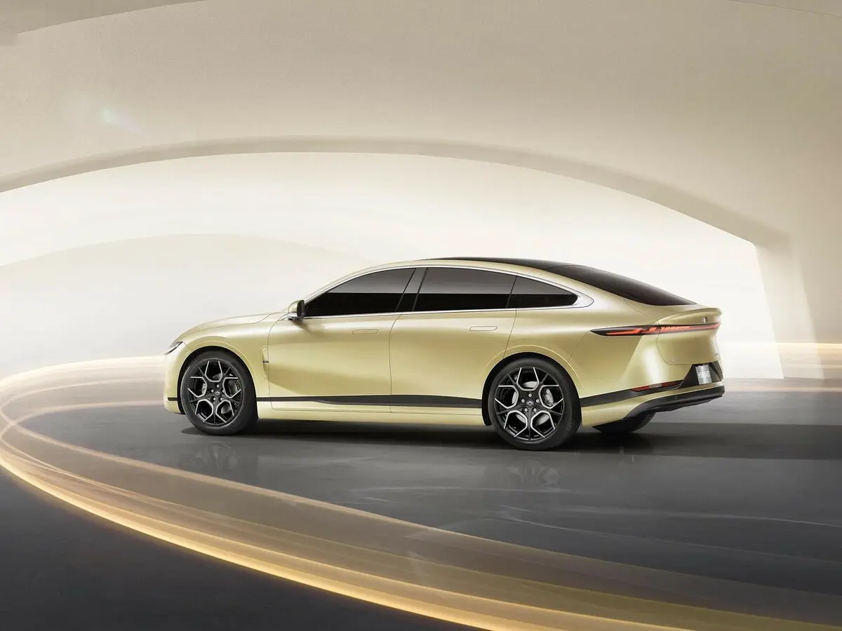 Changan Qiyuan A07 2023 – н.в. Лифтбек — 照片 4