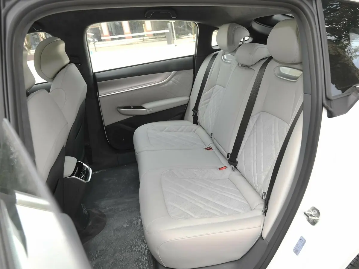 Changan Qiyuan A07 2023 – н.в. Лифтбек — 照片 8