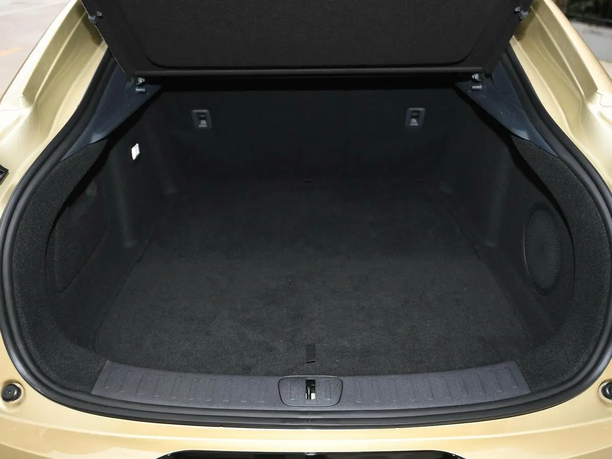Changan Qiyuan A07 2023 – н.в. Лифтбек — 照片 9