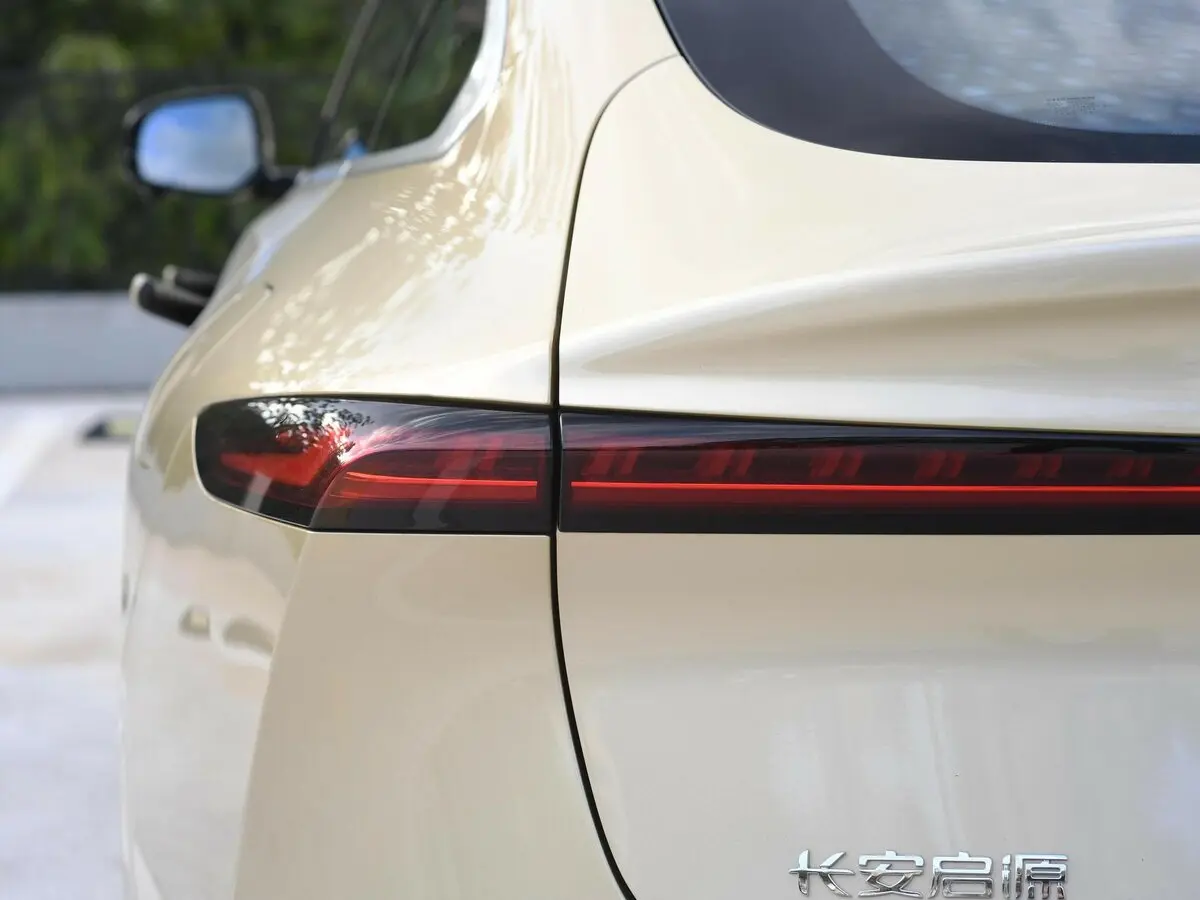 Changan Qiyuan A07 2023 – н.в. Лифтбек — 照片 12