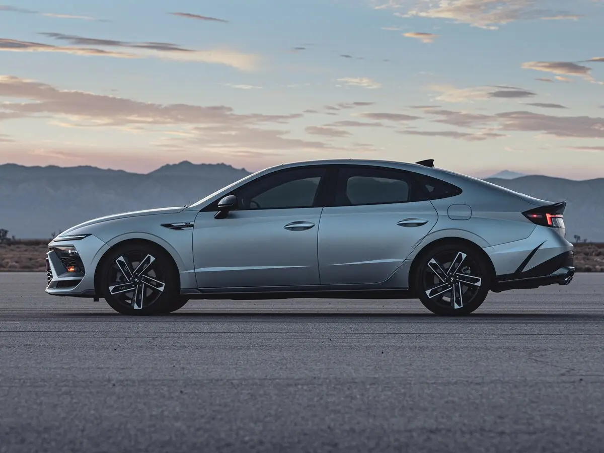 Hyundai Sonata VIII (DN8) Рестайлинг Седан — фото 2