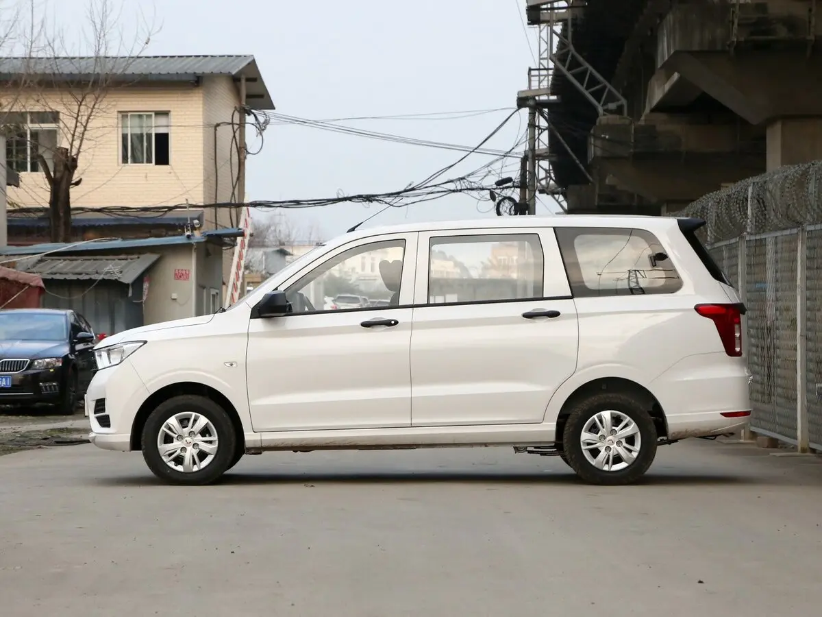 Wuling Hongguang S 2018 – н.в. Компактвэн — сүрөт 2