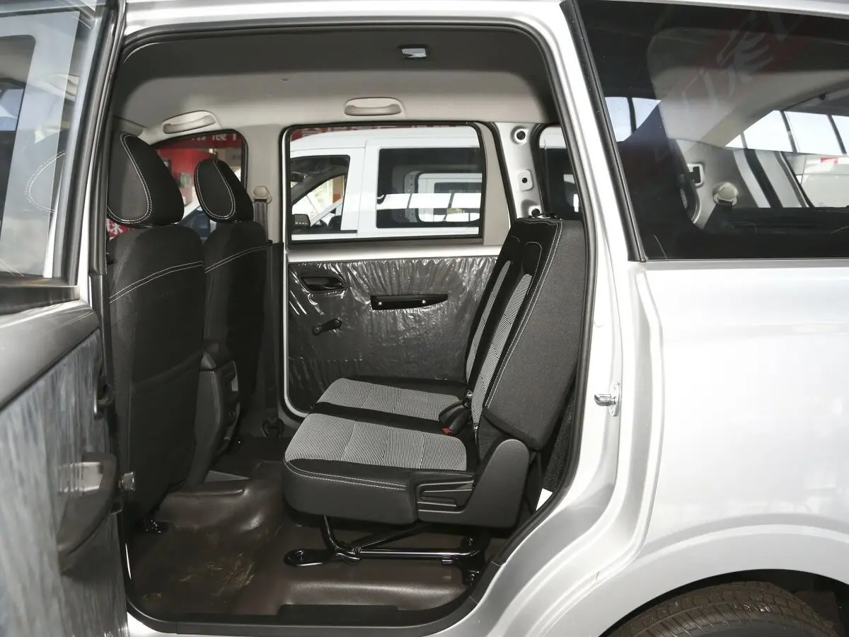 Wuling Hongguang S 2018 – н.в. Компактвэн — сүрөт 10