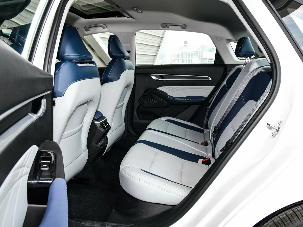 Geely Emgrand II Седан — сүрөт 11