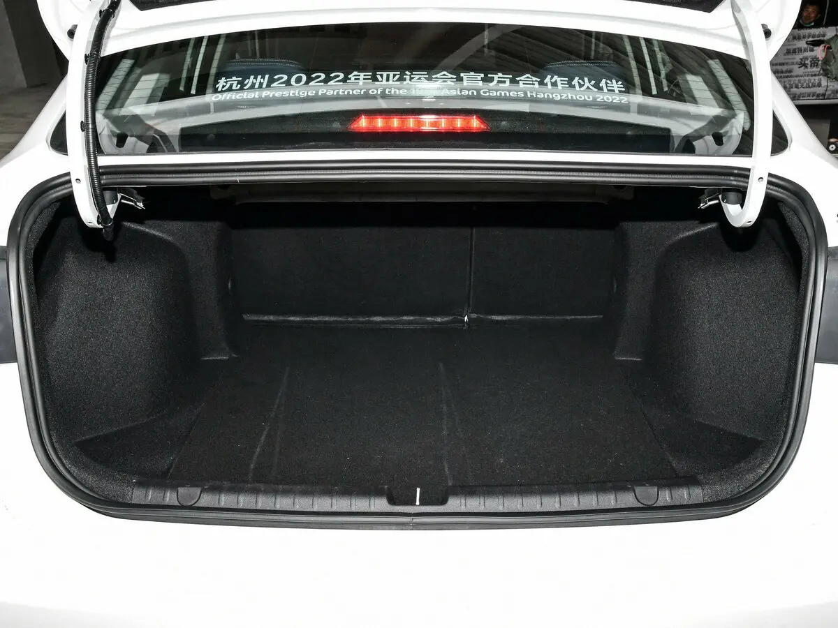 Geely Emgrand II Седан — сүрөт 15