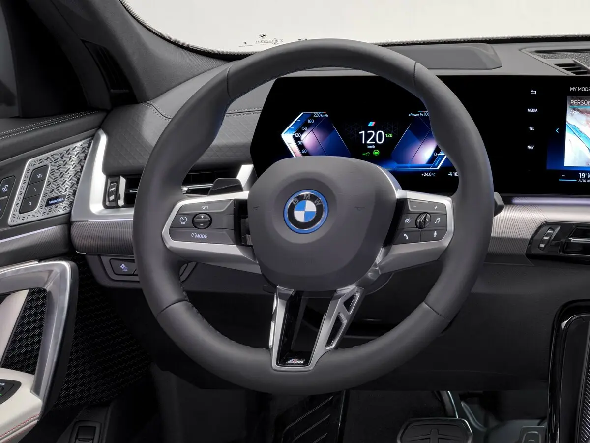 BMW iX2 2023 – н.в. Внедорожник 5 дв. — сүрөт 8