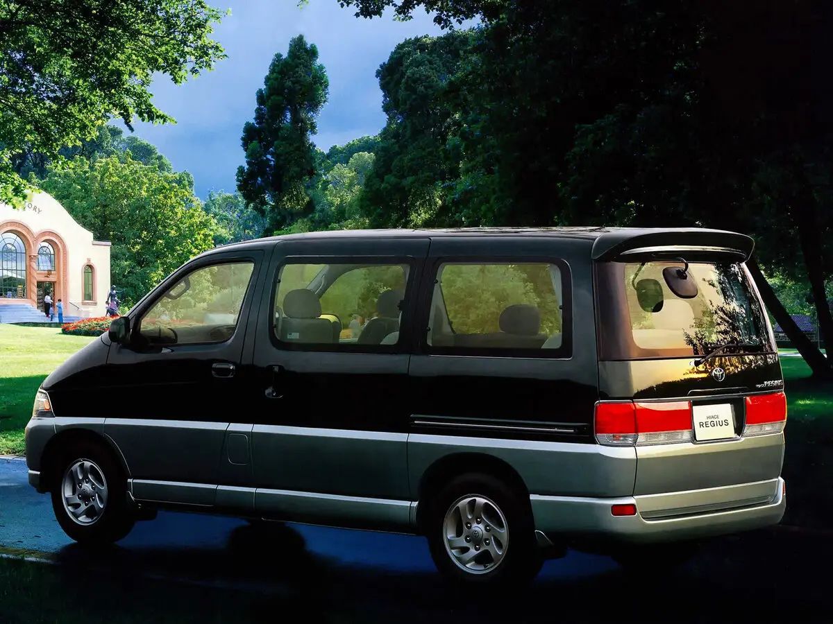 Toyota Regius I Минивэн — фото 3