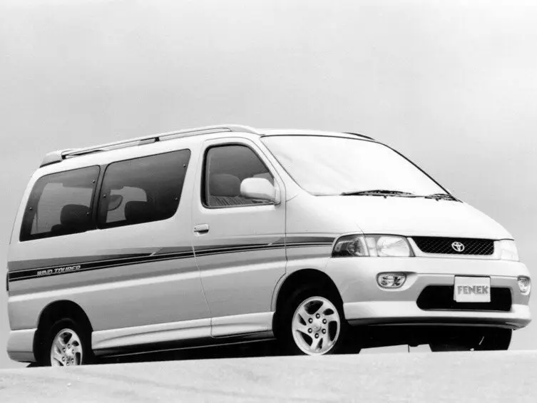 Toyota Regius I Минивэн — фото 4