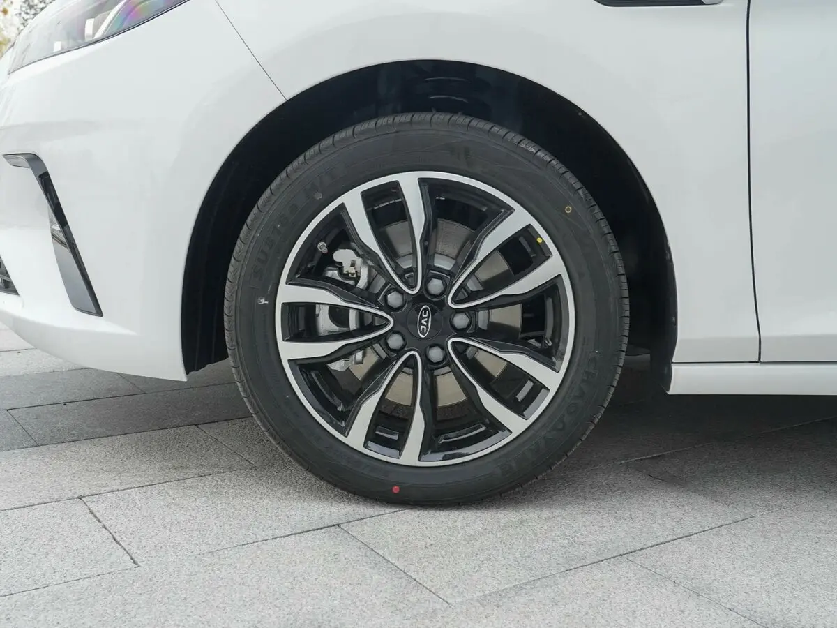 JAC A5 2019 – 2021 Лифтбек — photo 13
