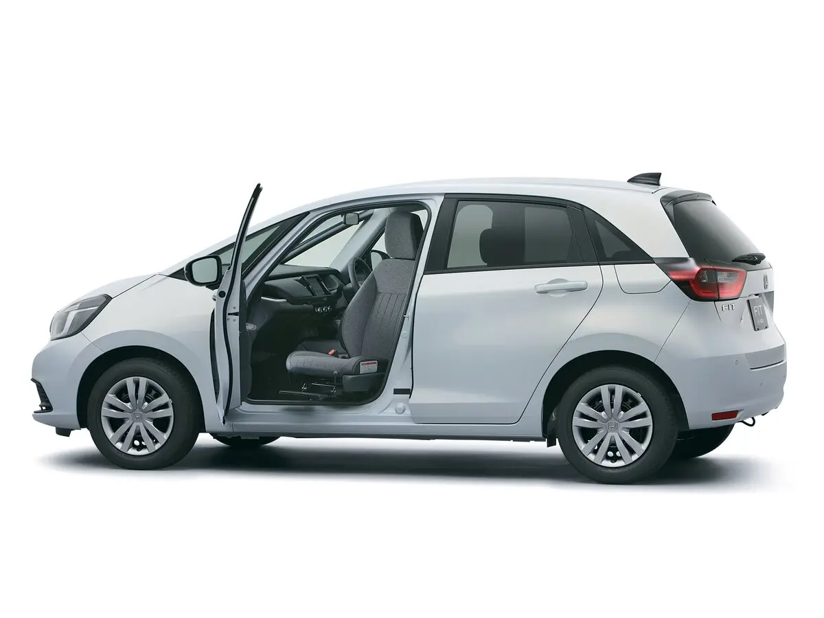 Honda Fit IV Рестайлинг Хэтчбек 5 дв. — фото 2