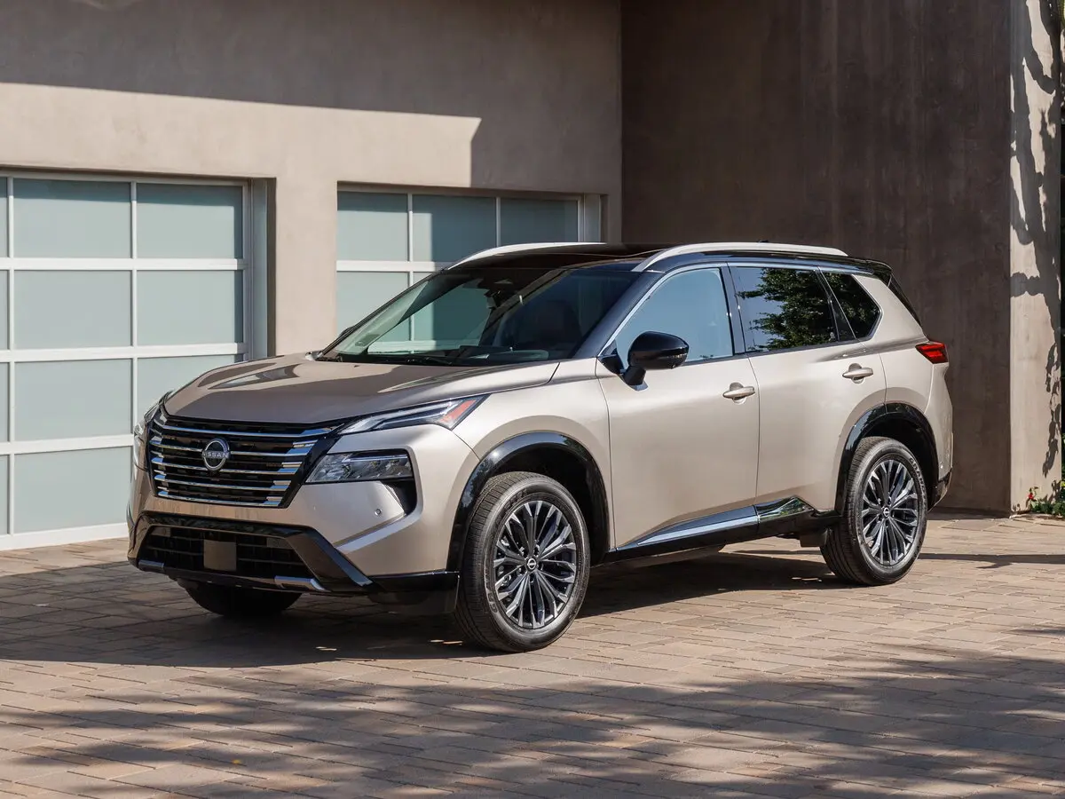 Nissan Rogue III Рестайлинг