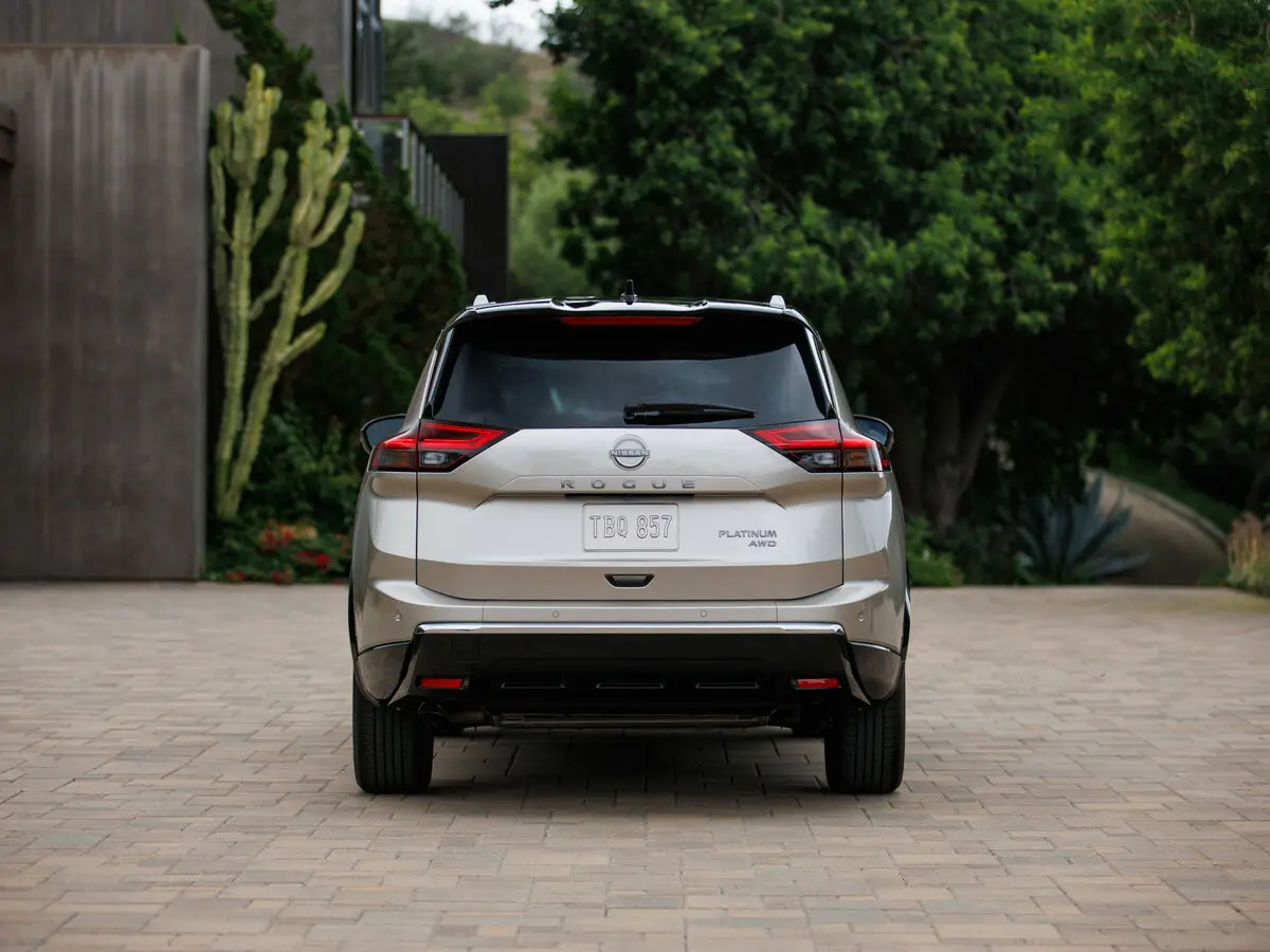 Nissan Rogue III Рестайлинг Внедорожник 5 дв. — photo 4