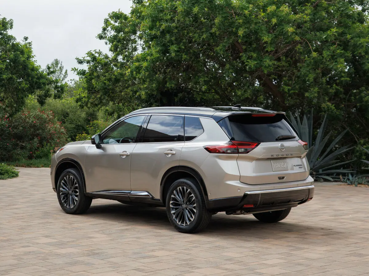 Nissan Rogue III Рестайлинг Внедорожник 5 дв. — photo 5