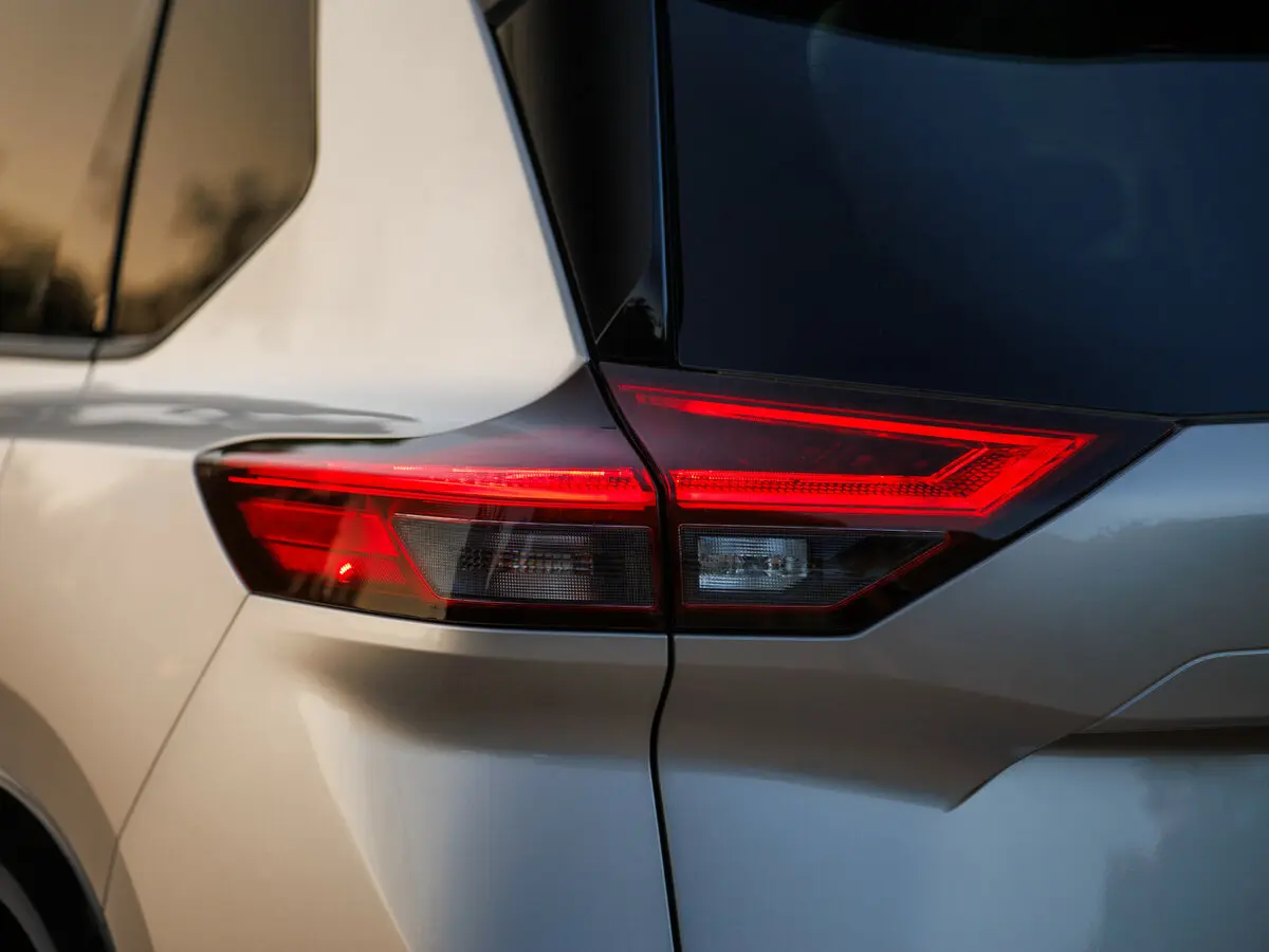 Nissan Rogue III Рестайлинг Внедорожник 5 дв. — photo 16