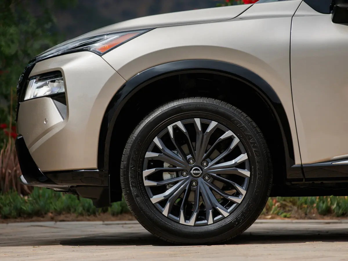 Nissan Rogue III Рестайлинг Внедорожник 5 дв. — photo 17