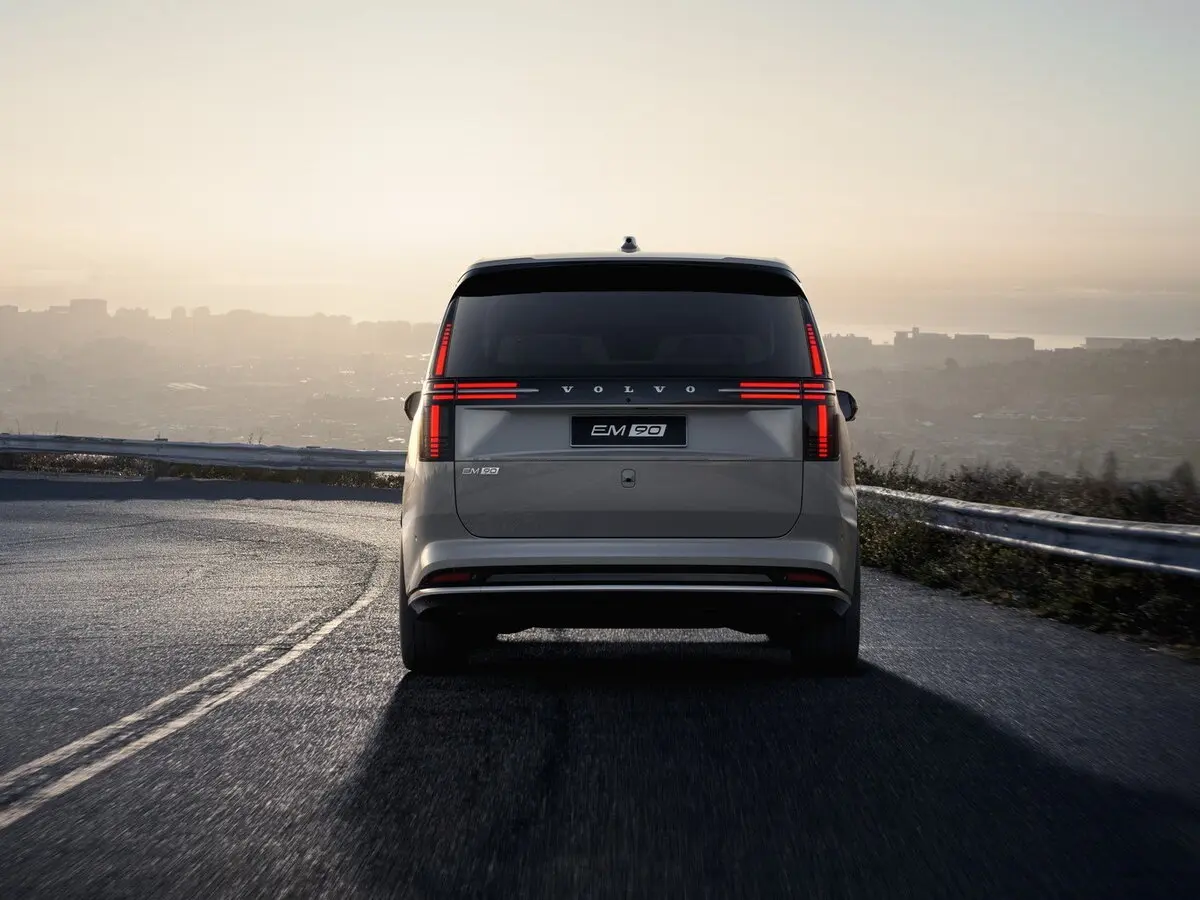 Volvo EM90 2023 – н.в. Минивэн — сүрөт 3