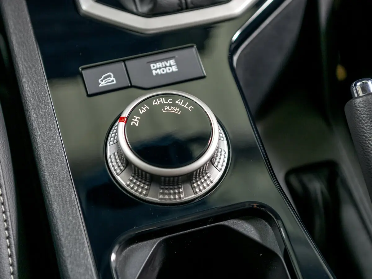 Mitsubishi L200 VI Пикап Двойная кабина — сүрөт 17
