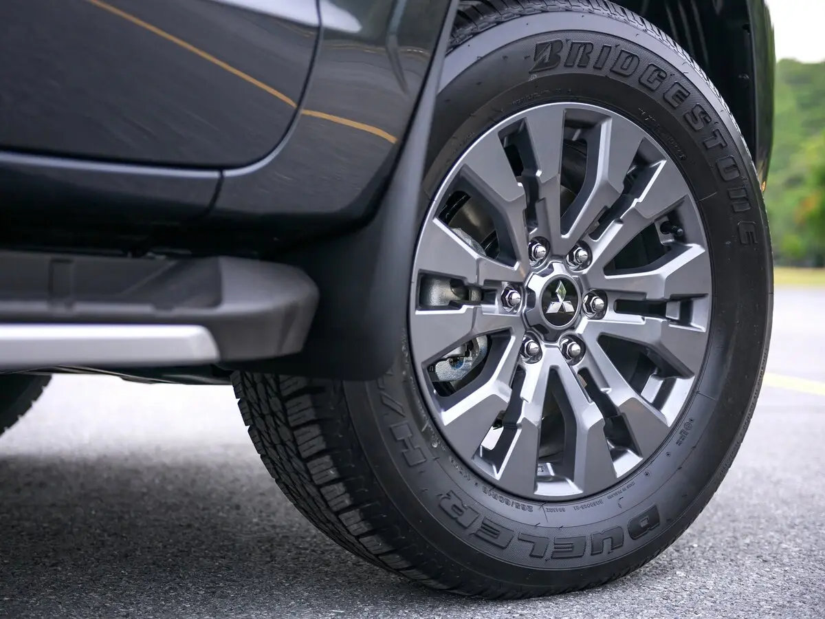 Mitsubishi L200 VI Пикап Двойная кабина — сүрөт 18