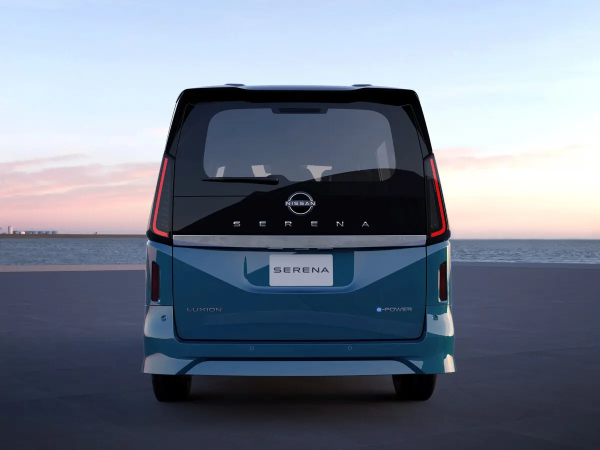 Nissan Serena VI (C28) Минивэн — фото 3