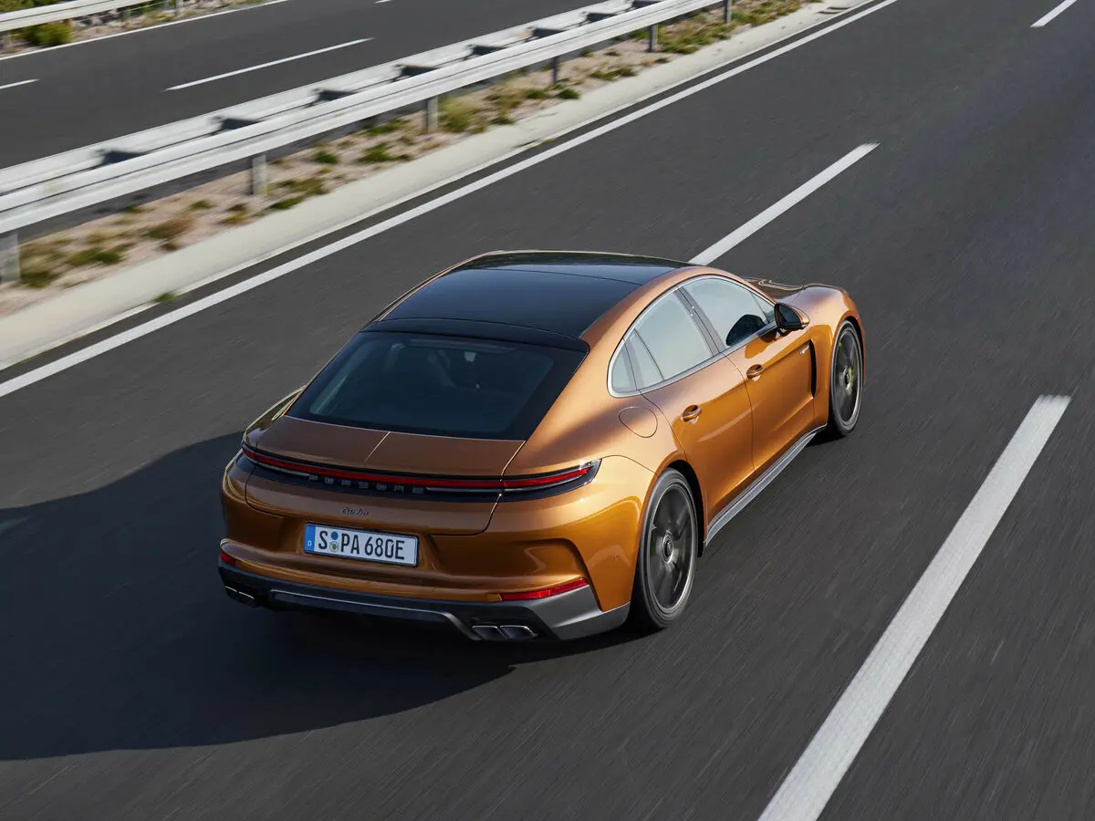 Porsche Panamera III Лифтбек — сүрөт 4