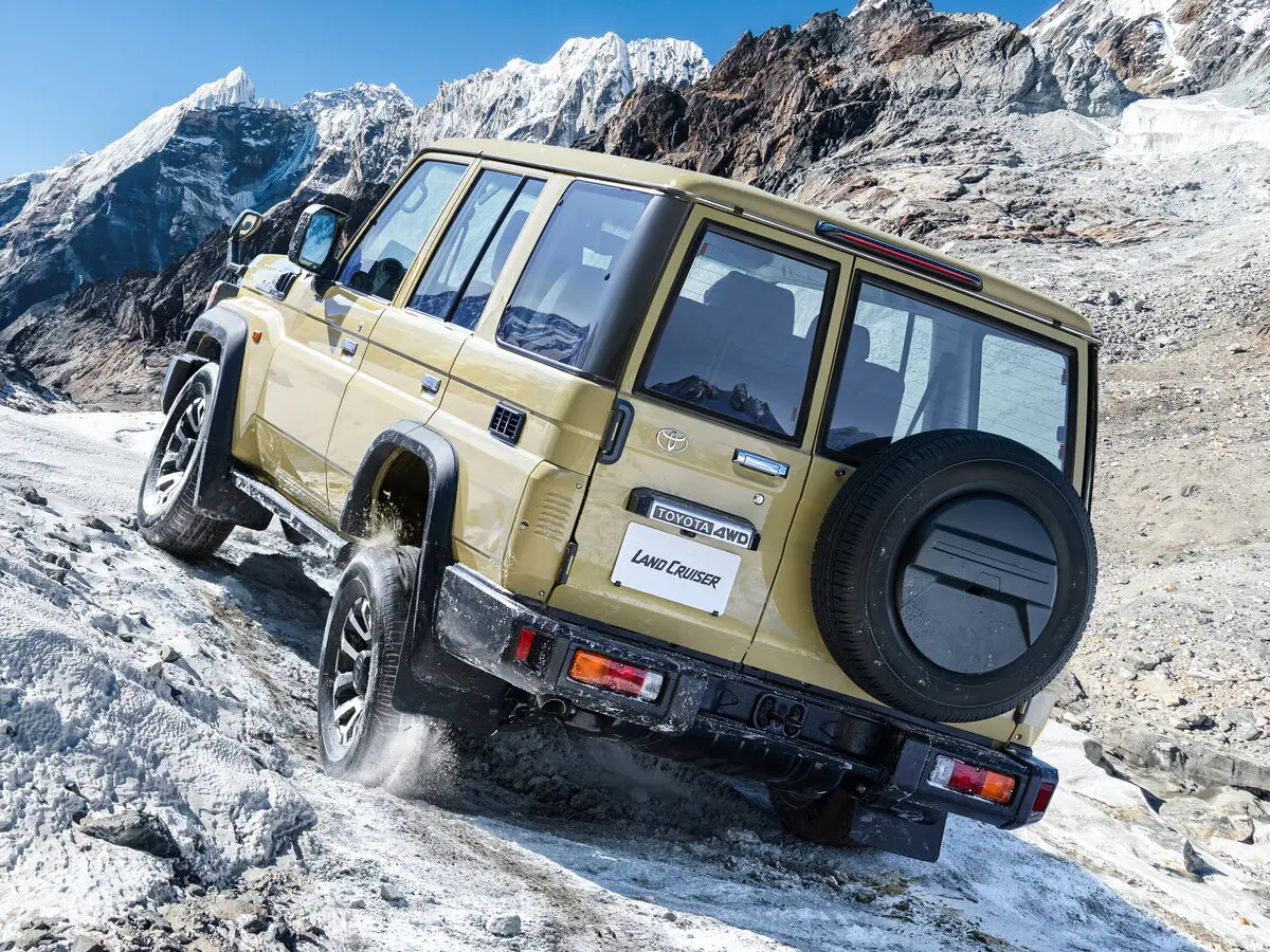 Toyota Land Cruiser 70 Series Рестайлинг 2 Внедорожник 5 дв. 76 — фото 4
