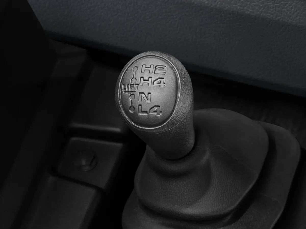 Toyota Land Cruiser 70 Series Рестайлинг 2 Внедорожник 5 дв. 76 — фото 9