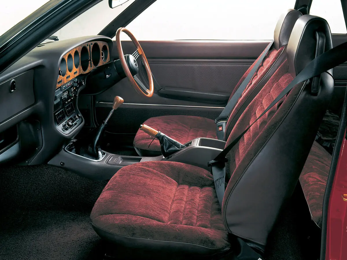 Mazda Cosmo CD Фастбек AP — photo 5