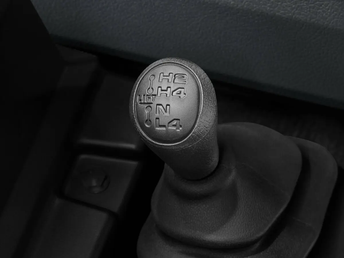 Toyota Land Cruiser 70 Series Рестайлинг 2 Внедорожник 3 дв. 71 — фото 9
