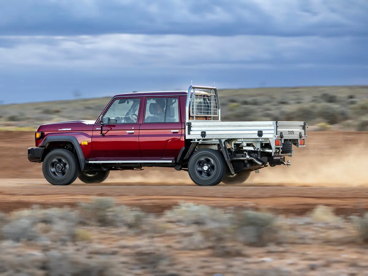 Toyota Land Cruiser 70 Series Рестайлинг 2 Пикап Двойная кабина 79 — фото 4