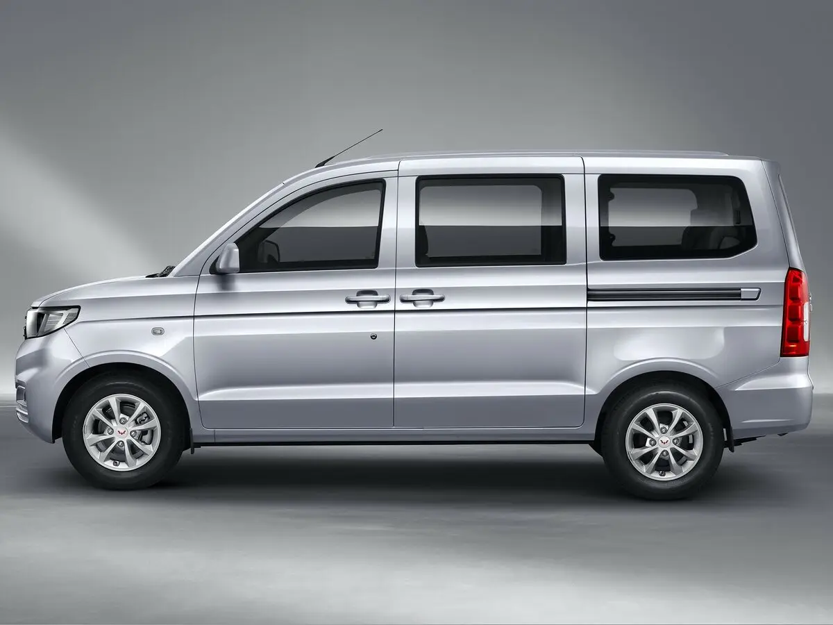 Wuling Hongguang V 2019 – н.в. Компактвэн — фото 2