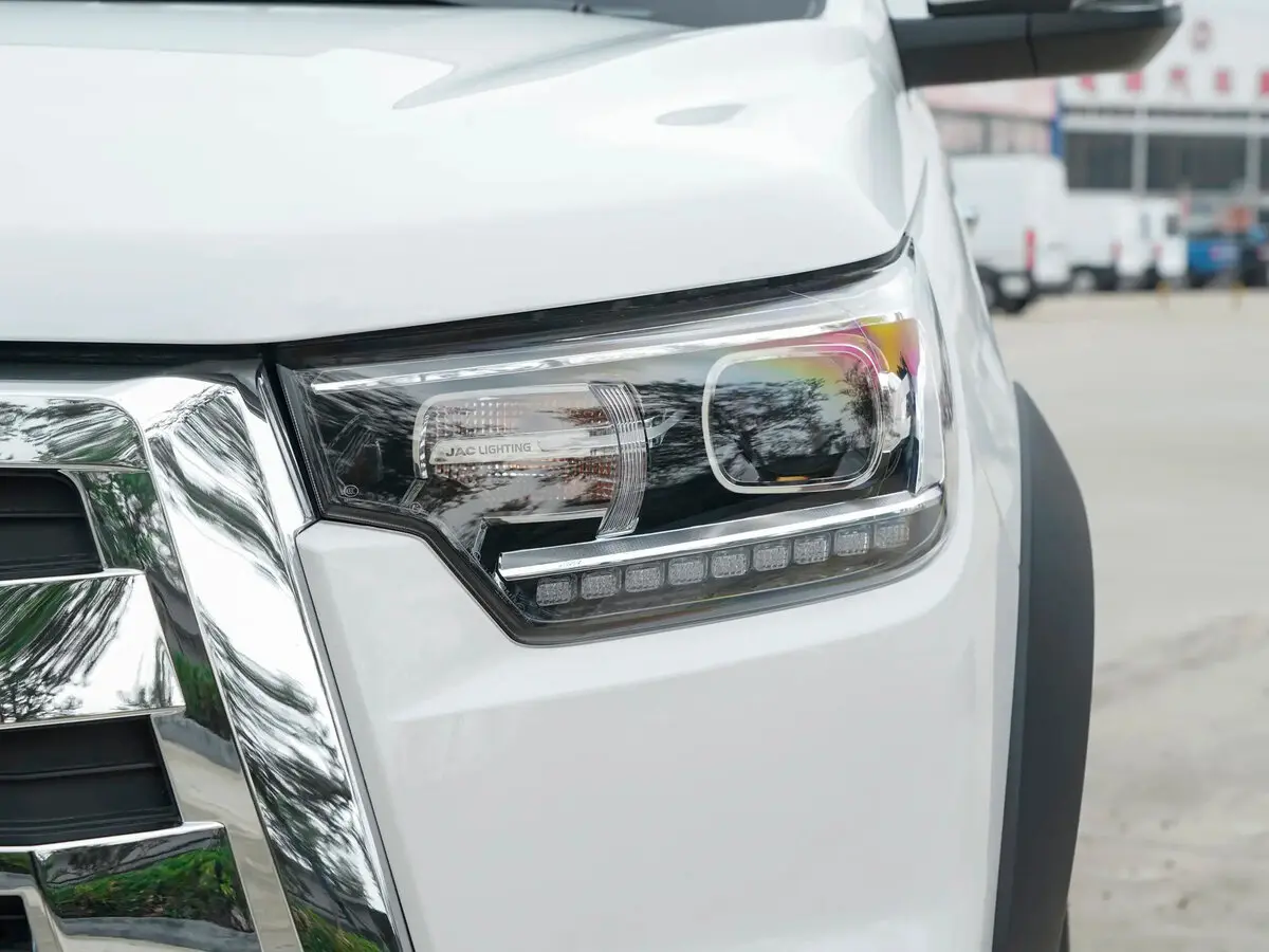 JAC T8 2018 – н.в. Пикап Двойная кабина — сүрөт 16