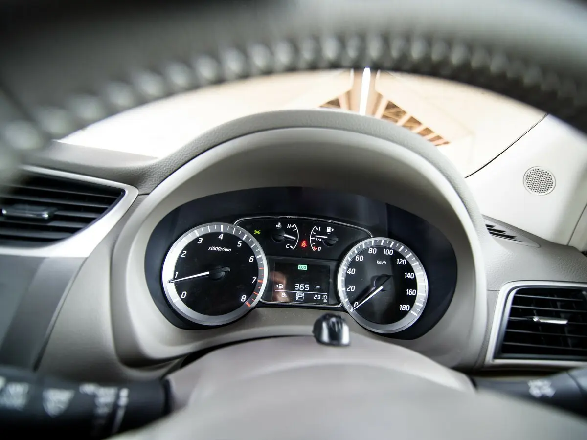 Nissan Sylphy III (B17) Седан — сүрөт 7