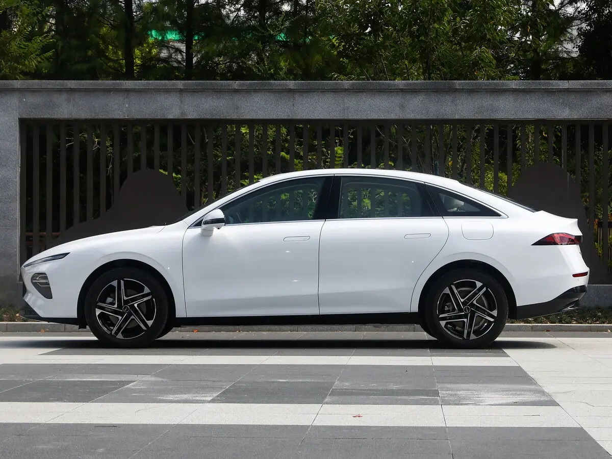 Roewe D7 2023 – н.в. Седан EV — сүрөт 2