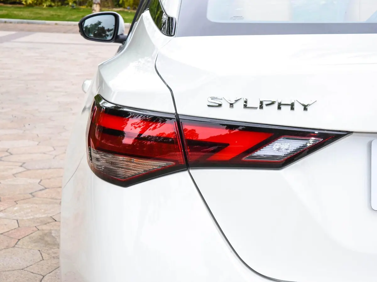 Nissan Sylphy IV (B18) Рестайлинг Седан — сүрөт 16