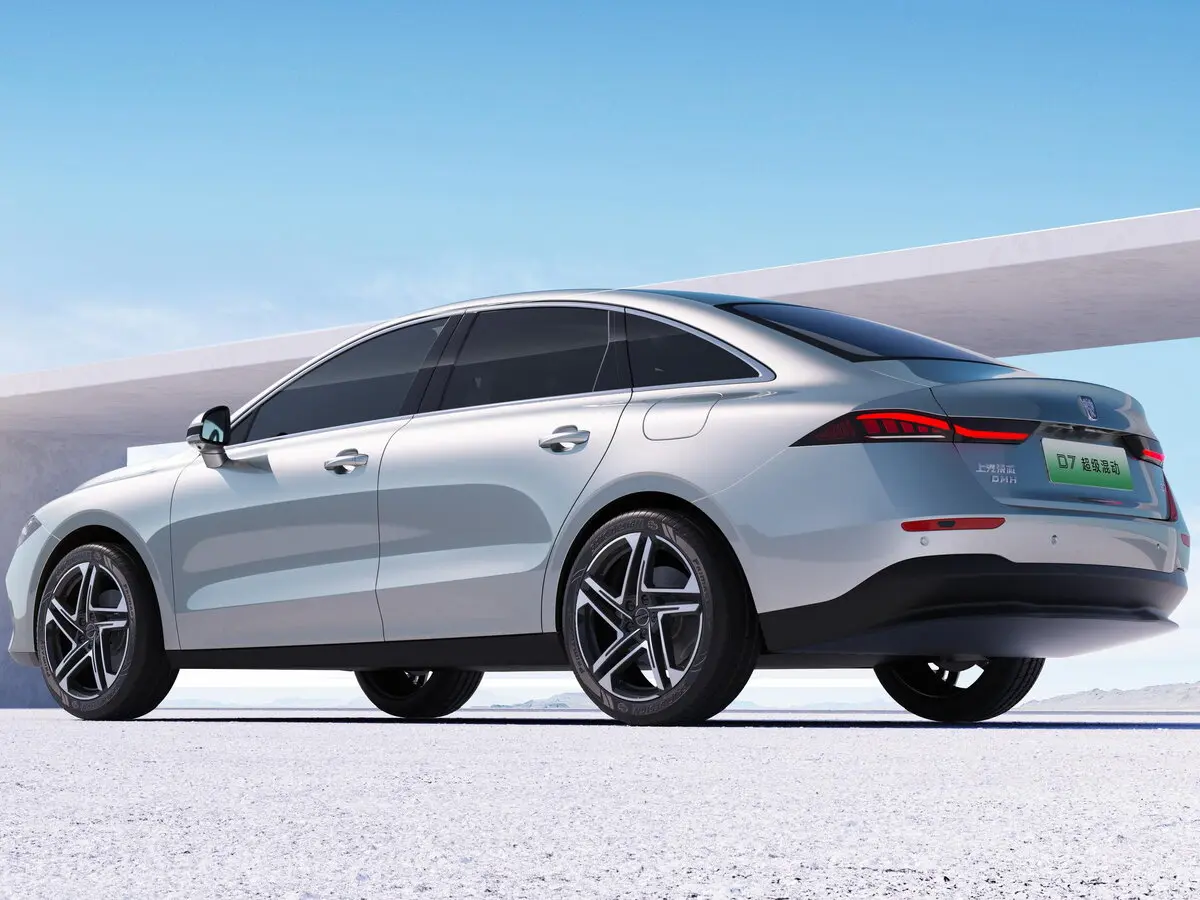 Roewe D7 2023 – н.в. Седан DMH — 照片 4
