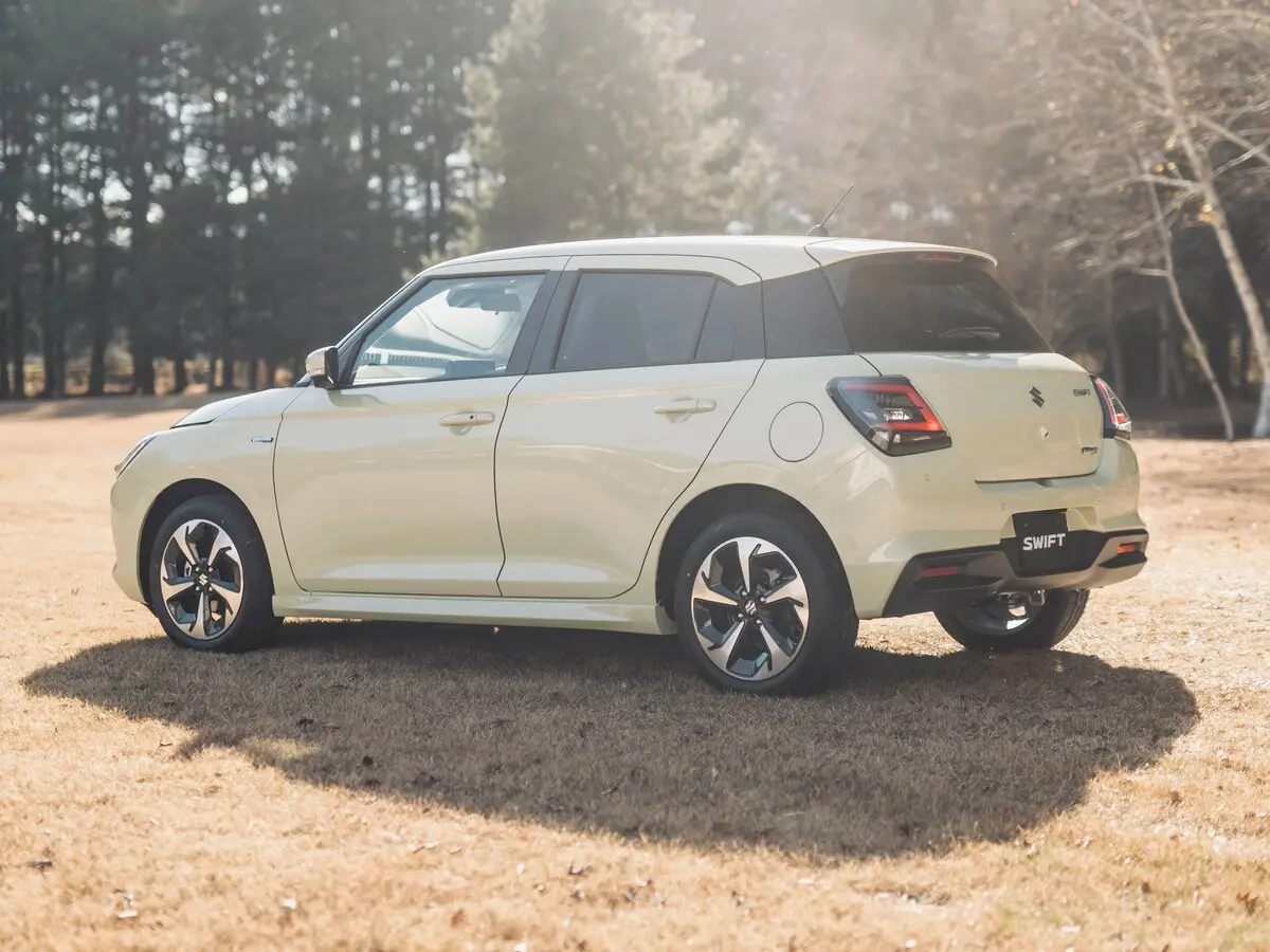 Suzuki Swift VI Хэтчбек 5 дв. — сүрөт 3