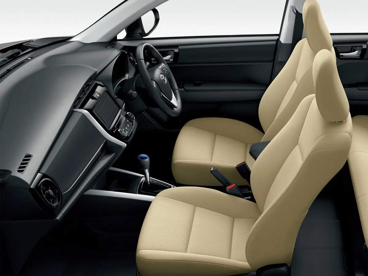 Toyota Corolla XI (E160, E170) Рестайлинг 2 Седан Axio — фото 6