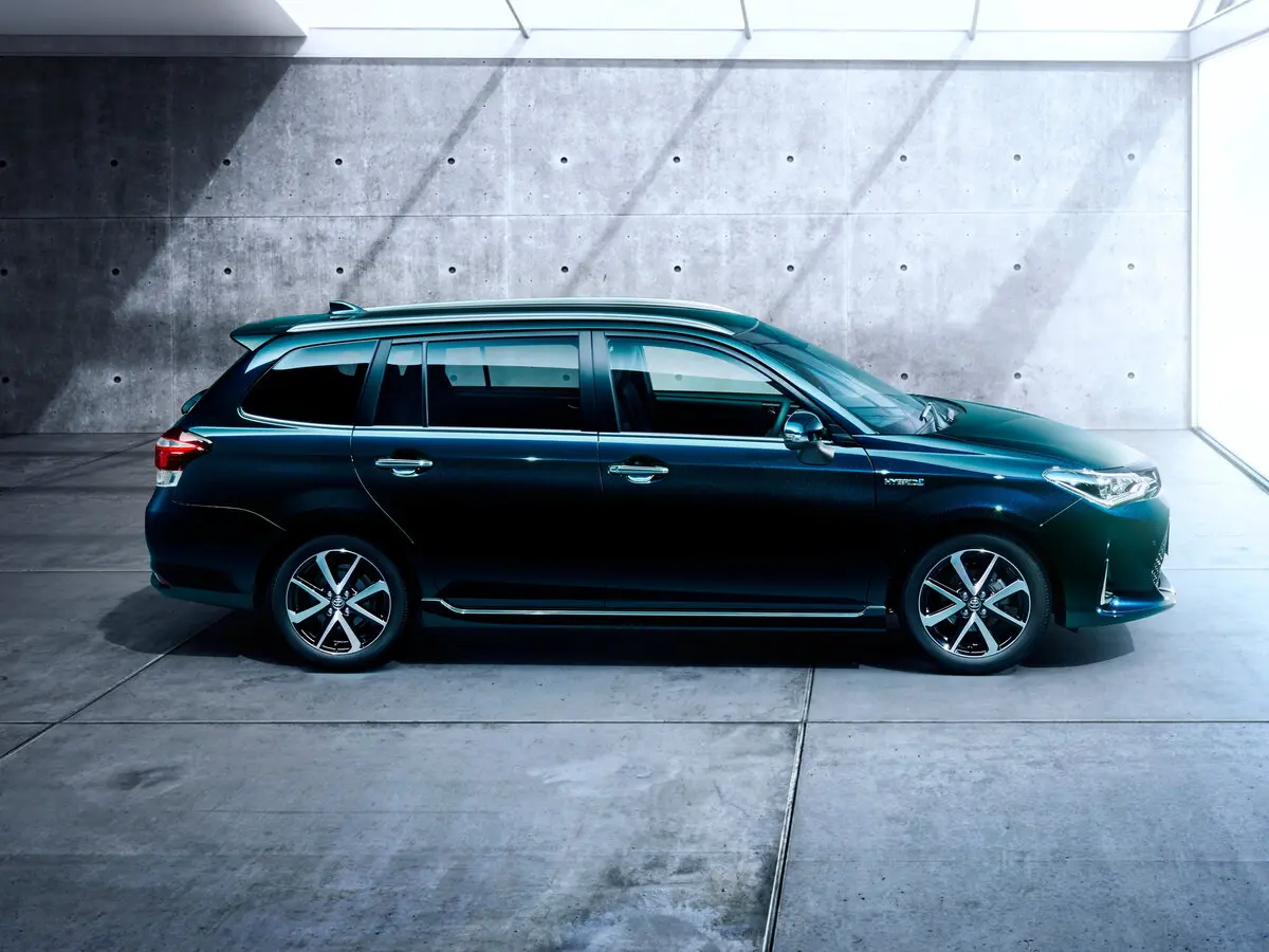 Toyota Corolla XI (E160, E170) Рестайлинг 2 Универсал 5 дв. Fielder — фото 2