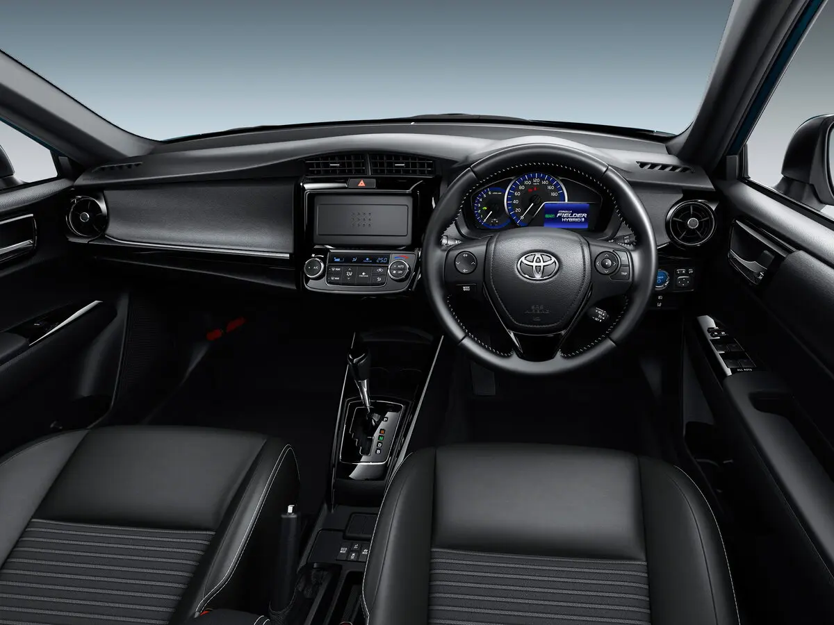 Toyota Corolla XI (E160, E170) Рестайлинг 2 Универсал 5 дв. Fielder — фото 4