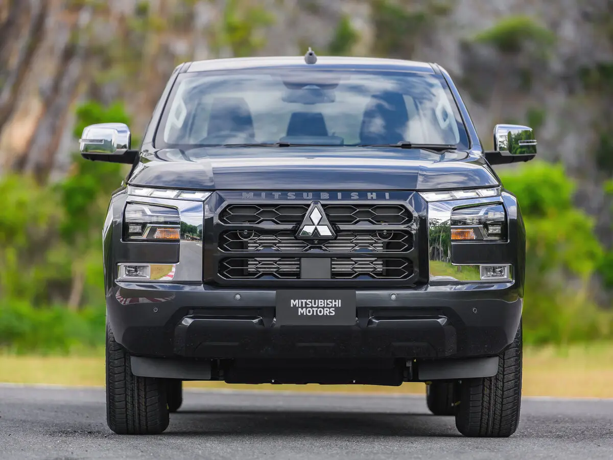 Mitsubishi Triton VI Пикап Двойная кабина — сүрөт 3