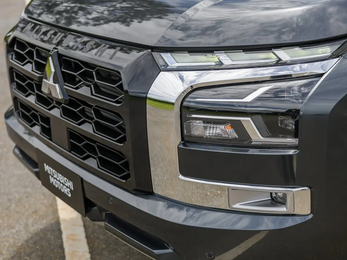 Mitsubishi Triton VI Пикап Двойная кабина — сүрөт 14