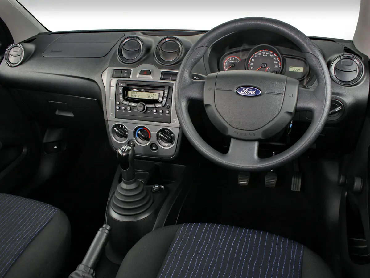 Ford Figo I Хэтчбек 5 дв. — сүрөт 6