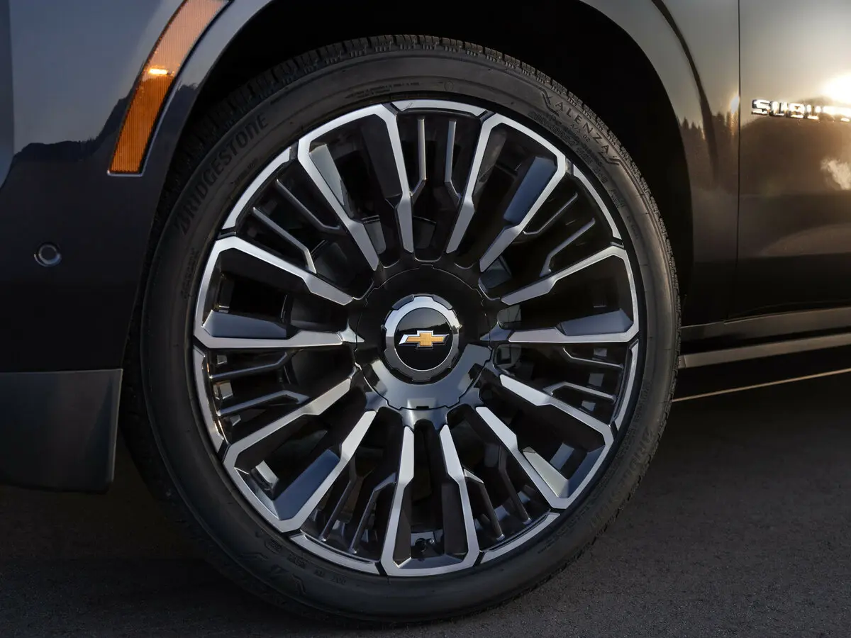 Chevrolet Suburban XII Рестайлинг Внедорожник 5 дв. — сүрөт 15