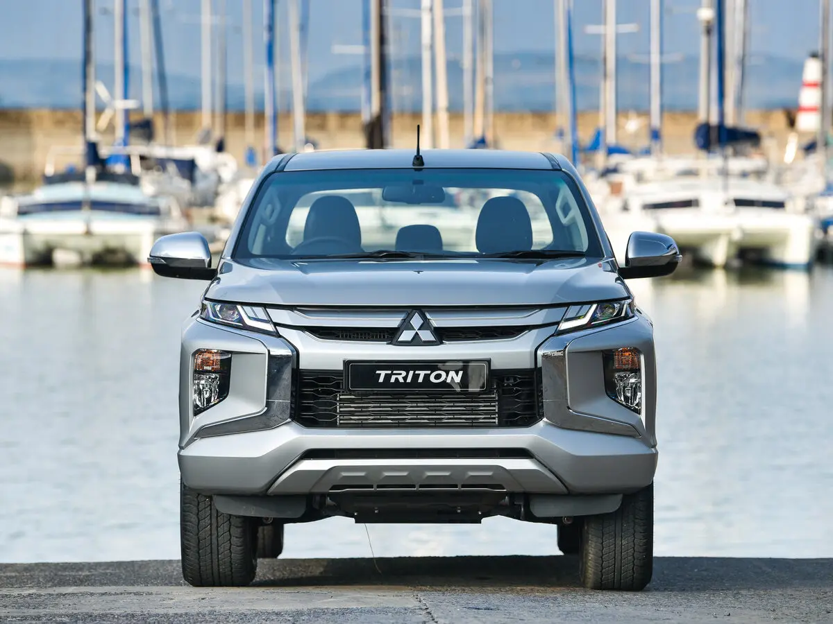 Mitsubishi Triton V Рестайлинг Пикап Двойная кабина — photo 3