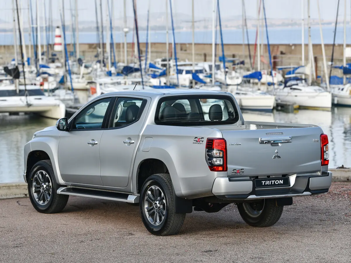 Mitsubishi Triton V Рестайлинг Пикап Двойная кабина — photo 4